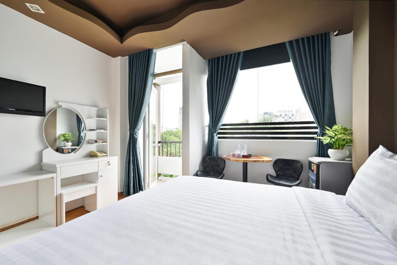 The Noble Swan Wood Park Hotel Хошимин Екстериор снимка