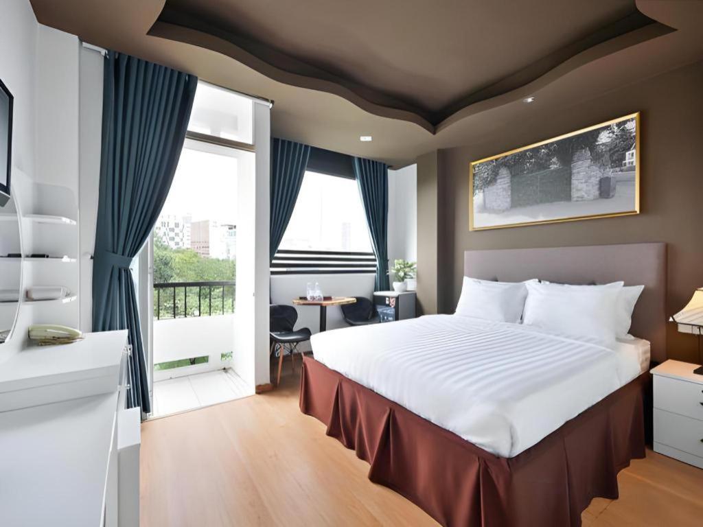 The Noble Swan Wood Park Hotel Хошимин Екстериор снимка