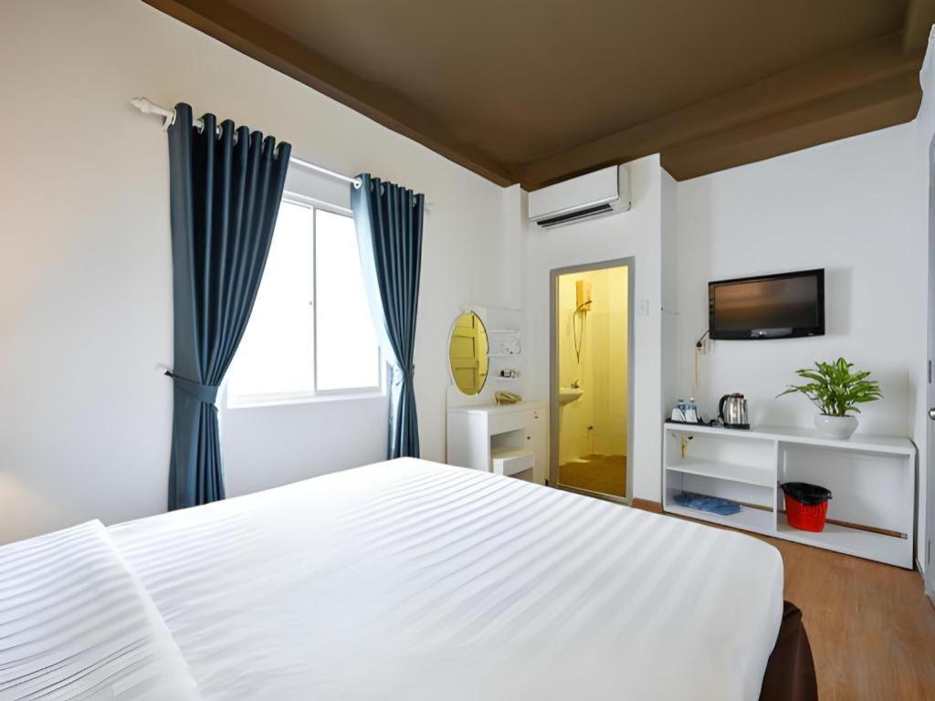 The Noble Swan Wood Park Hotel Хошимин Екстериор снимка