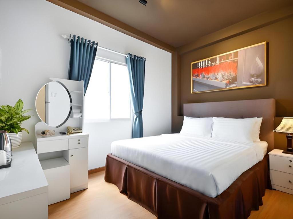 The Noble Swan Wood Park Hotel Хошимин Екстериор снимка